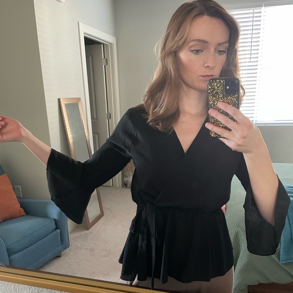 Womens boohoo size 4 wrap peplum flare sleeve blouse - Picture 1 of 3